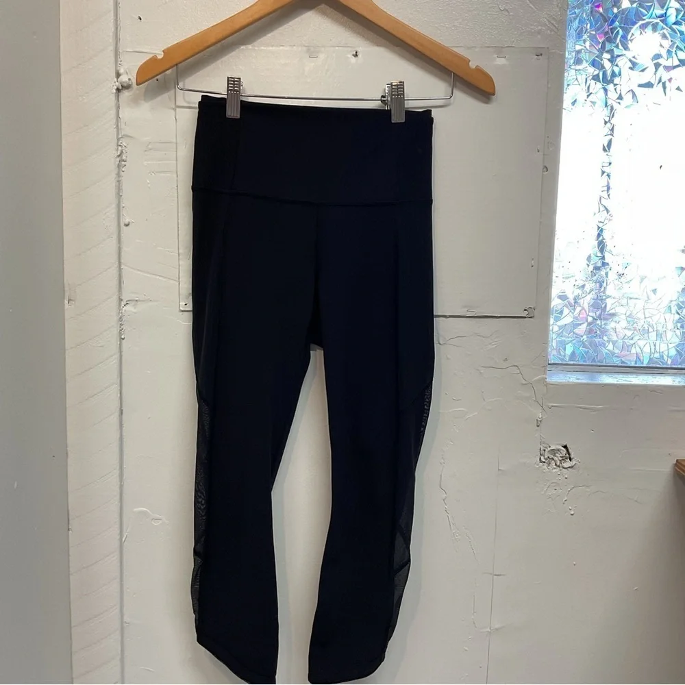 Lululemon Black Crop Leggings With Mesh Sides size 4
